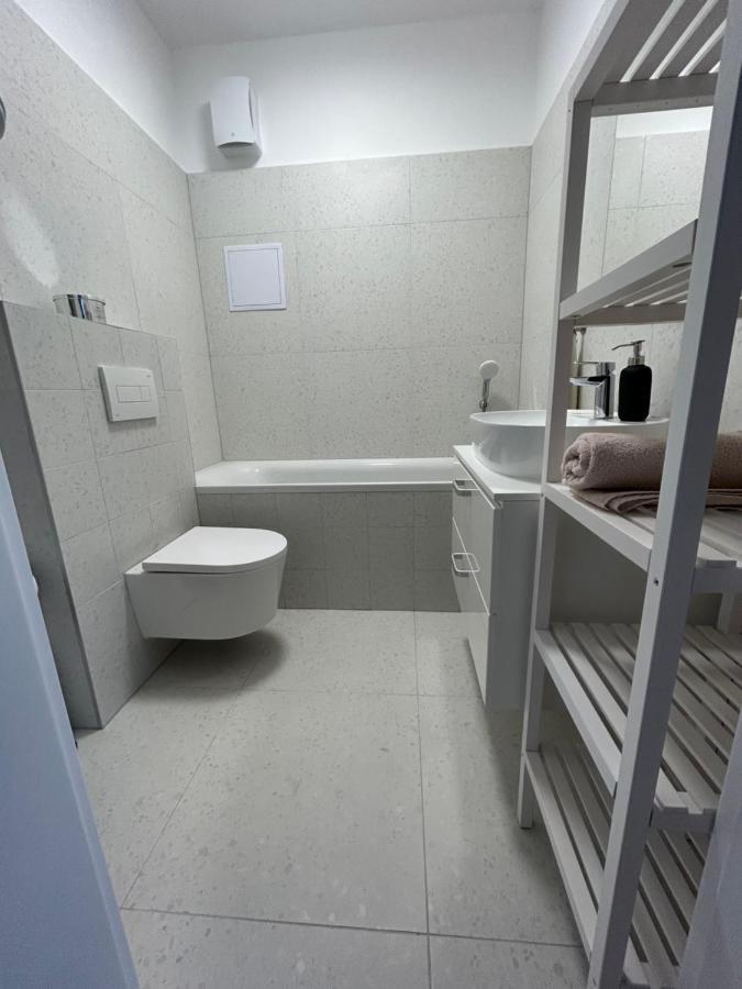 Cozy 1-Bedroom Condo Miloslavov Zewnętrze zdjęcie
